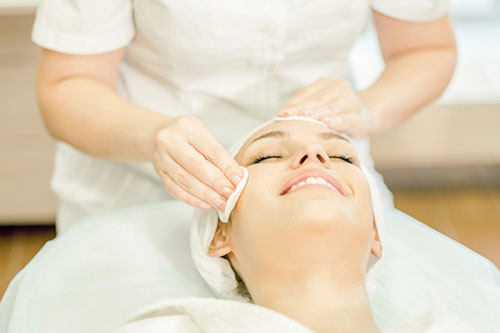 Advertise your Toronto area Esthetician business to your local area customers.